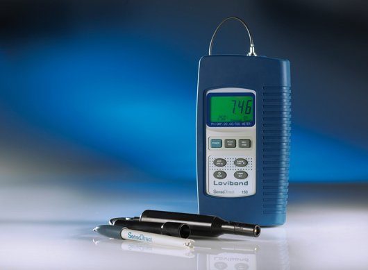 Das handgroße Messgerät „SensoDirect 150“ von Tintometer. Foto: Tintometer