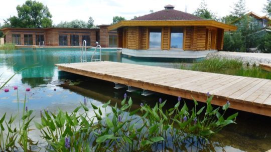 Der Naturbadesee der Obermain-Therme in Bad Staffelstein. Foto: Wasserwerkstatt Bamberg