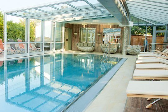 Pool mit Cover zum Aufschieben. Foto: Hotel Prinz