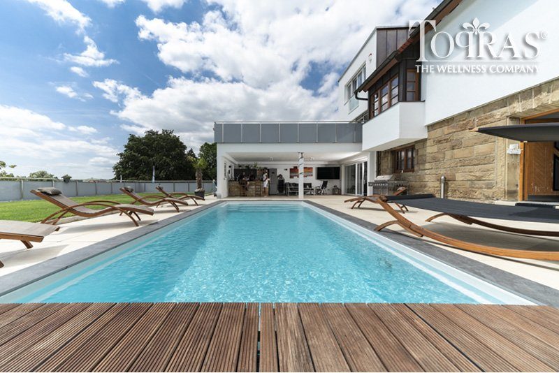 Gladis Topras Pool