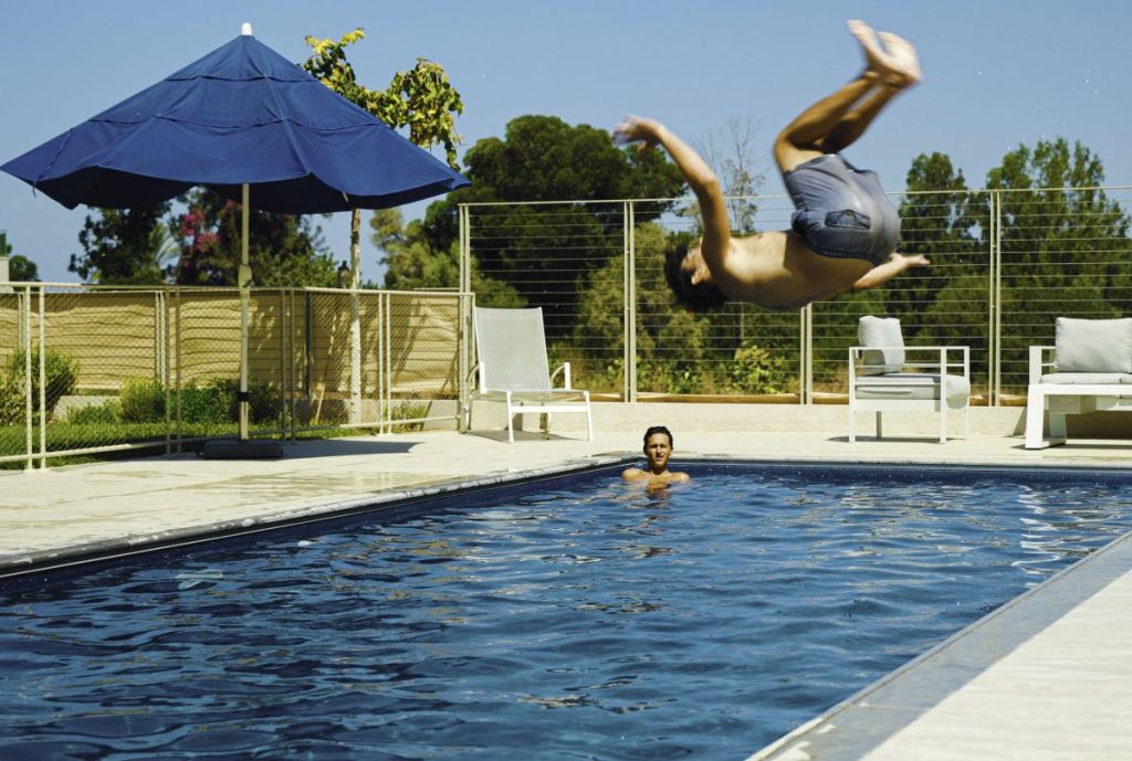 Poolreinigung Kmobateva Compass Becken