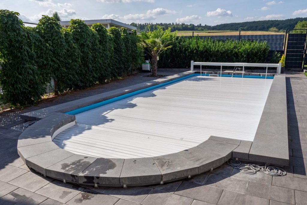 Pool heizen_Rollladenabdeckung geschlossen