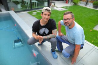 Pool bauen mit Julien Bam und Poolprofi Leif Rhinow