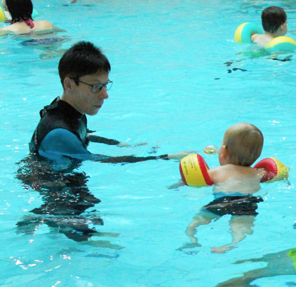 Schwimmen lernen mit Kindern