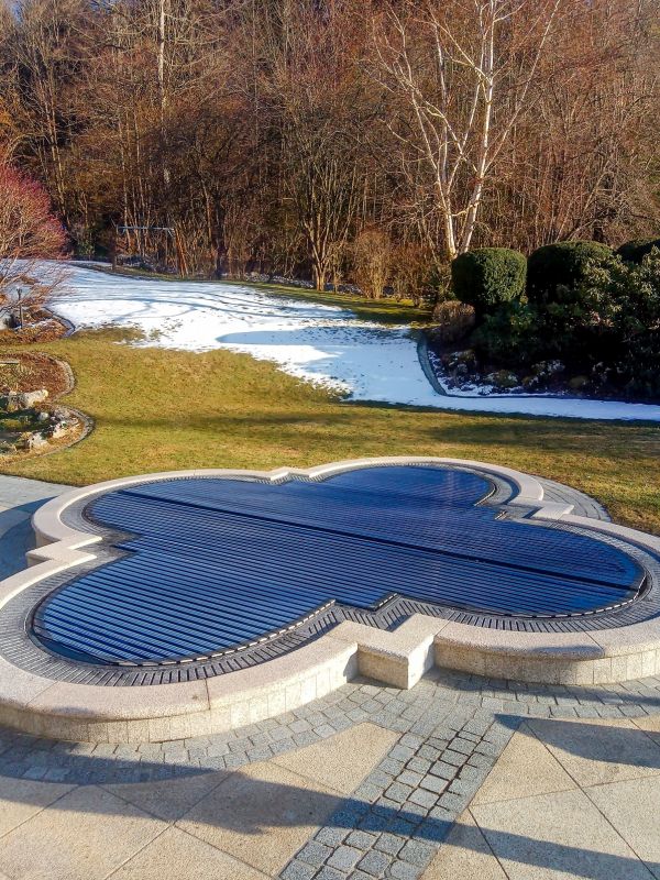 Grando Pool mit Rollladenabdeckung