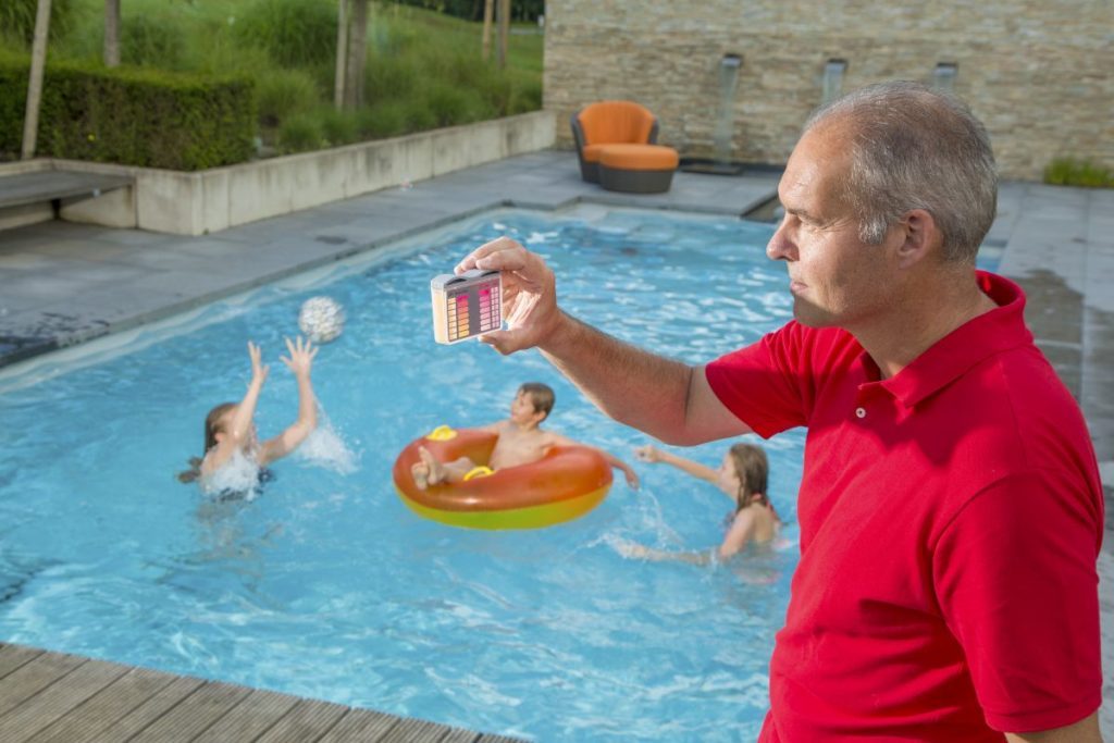 Comment éliminer le pollen dans une piscine ?