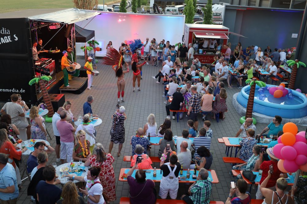 Poolparty bei Poolbau Baden von Jürgen Köninger
