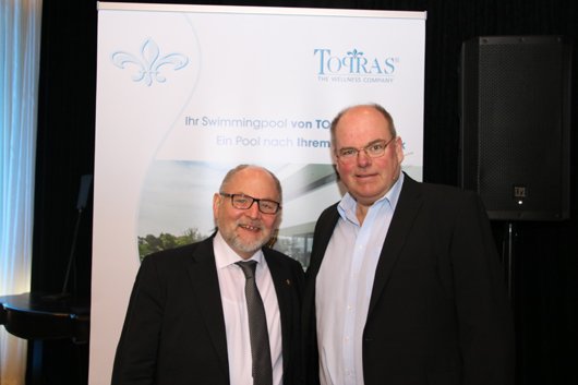 Prominenter Gast bei der Topras-Jahrestagung in Nordwijk in den Niederlanden: Walter Kohl, Sohn des früheren Bundeskanzlers Helmut Kohl, neben Johannes Gunst, Geschäftsführer der Topras. Foto: Peter Lang