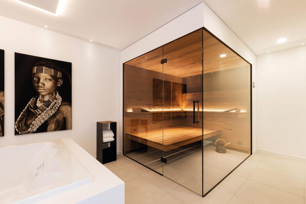 Wärme tanken im eigenen Zuhause: Sauna nach Maß liegt im Herbst 2025 voll im Trend