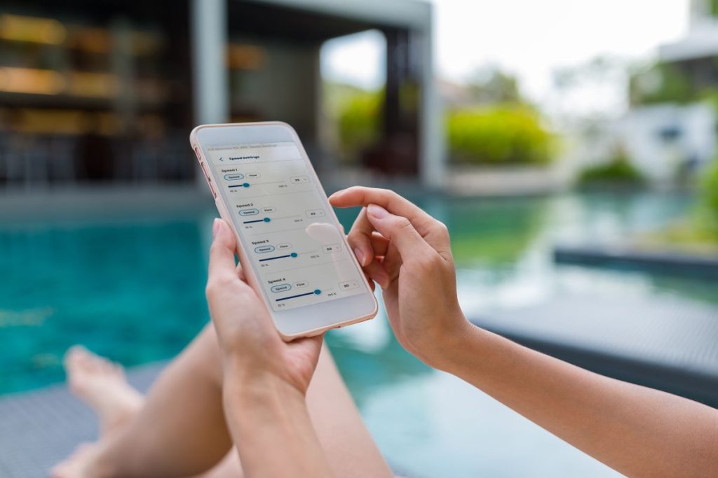 Tablet zur Bedienung des Pools