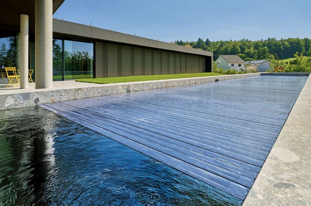 Poolabdeckung Solarlamellen