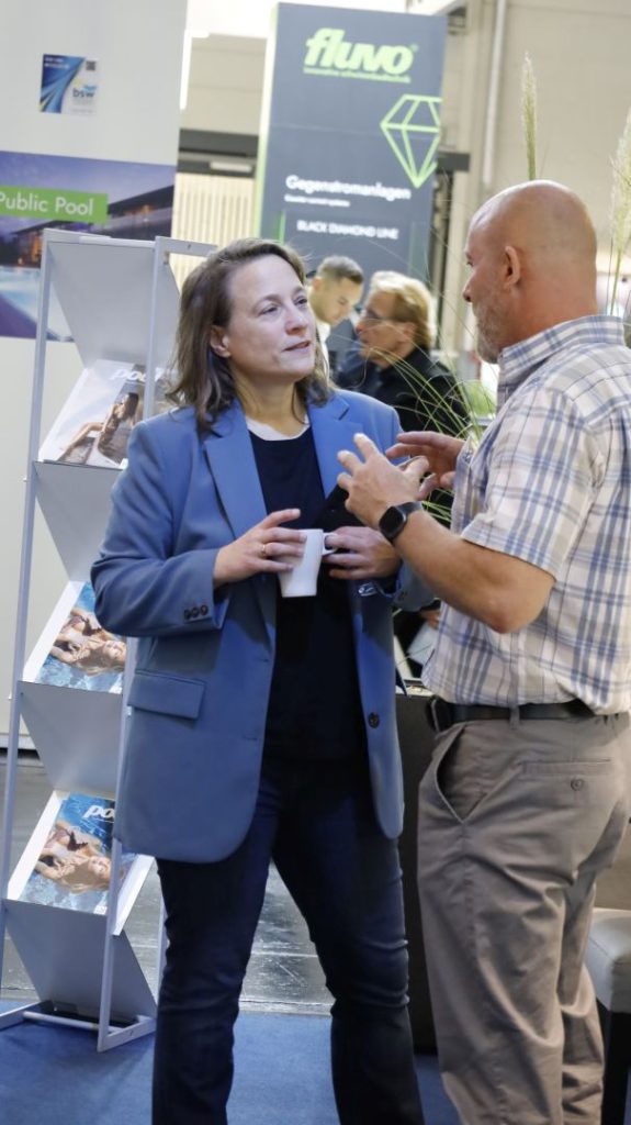 Bundesverband Schwimmbad & Wellness e.V. (bsw) vertreten durch die Geschäftsführerin Ute Wanschura.