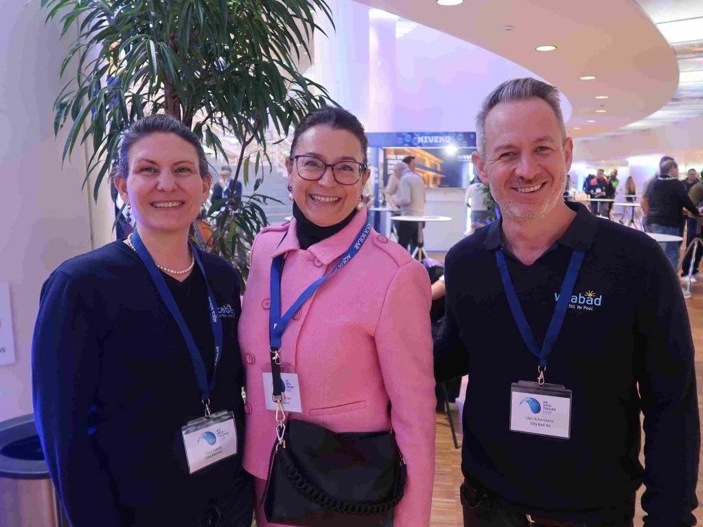 Zwei Männer und eine Frau bei der As Infotagung in Basel.